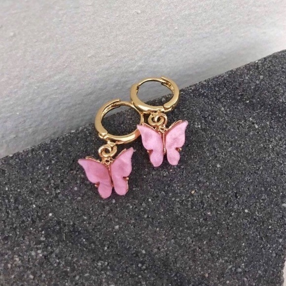 3/$30 💛 Pink Acrylic Butterfly Earrings - Picture 1 of 5